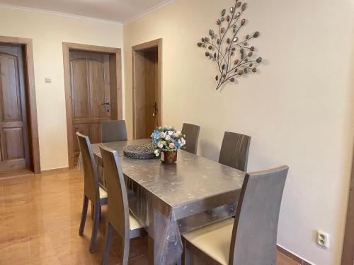 Iekārtas, Chalupa pod Tatrami in Šuňava