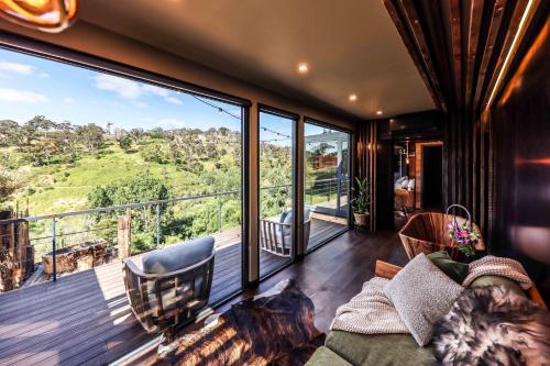 Clifftop at Hepburn Room Type - Precarious Villa