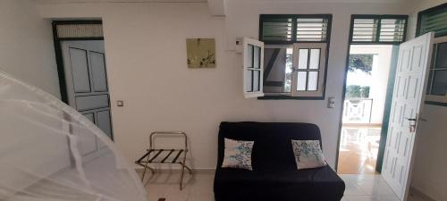 1 queen bed, 1 sofa bed