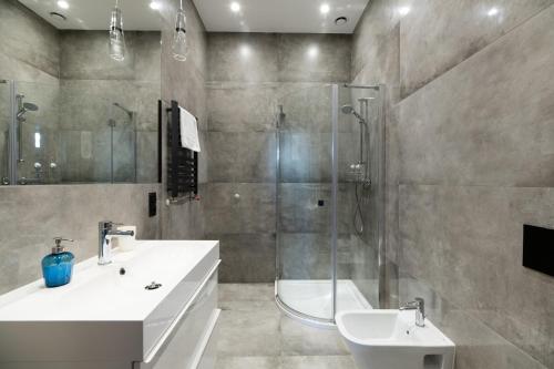 NEO UNIQUE & BRIGHT Apartments, FREE PARKING, 15min Old Town & Kazimierz - by Homelike Krakow, Cracovia (foto 7)