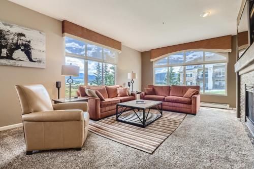 New Listing! Beautiful Frisco Condo with Lake Views! condo in Frisco, USA