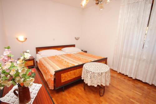 Apartments with a parking space Pula - 7313 - image 3