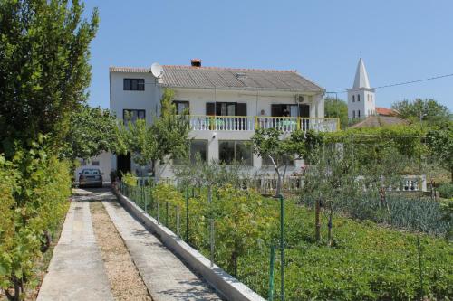  Apartments with a parking space Vlasici, Pag - 4148 in Vlašići
