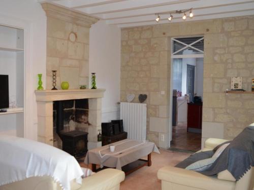 Charmante maison avec jardin prive, cheminee et WIFI - FR-1-381-67 in Seuilly
