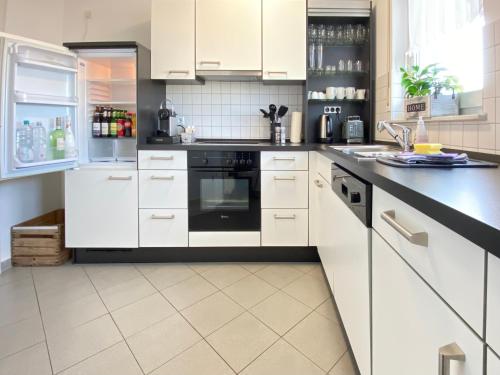 Létesítmények, 3 Zimmer Apartment in S-Bahn Nähe, 76 qm, max 5 Pers, 30qm Dachterasse, Garage, Internet 1000 MBit (3 Zimmer Apartment in S-Bahn Nahe, 76 qm, max 5 Pers, 30qm Dachterasse, Garage, Internet 1000 MBit) in Gartringen