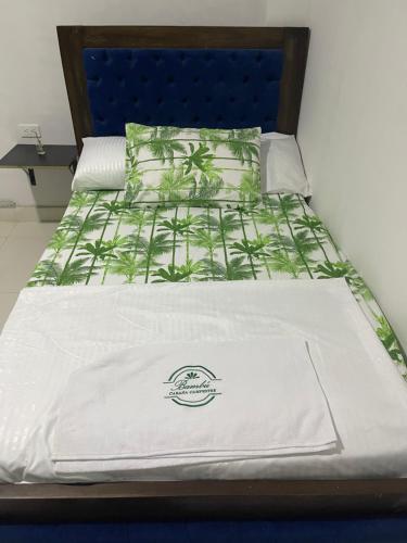 1 king bed, 1 double bed