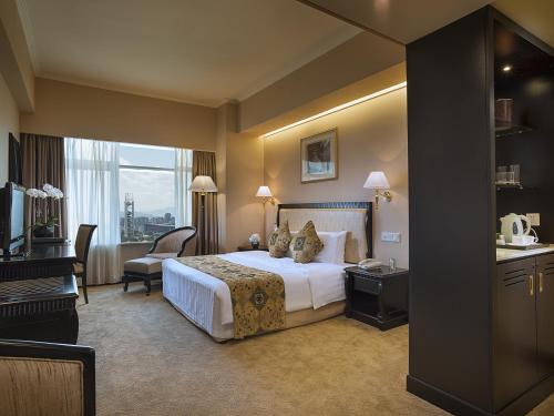 1 queen bed