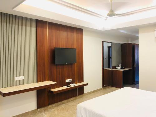 Deluxe Room image 10