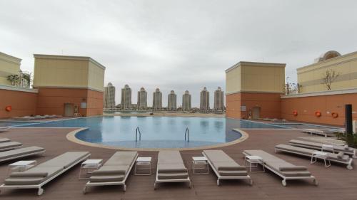 Luxury Apartment by the Sea with Amazing Amenities at Pearl Qatar, Doha