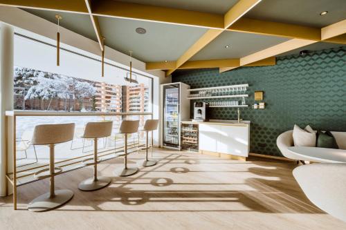 Crystls Aparthotel - image 6
