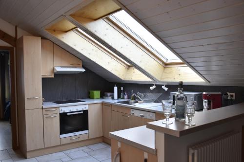 kuhinja, Drosera appartement et studio de vacances in Le Locle