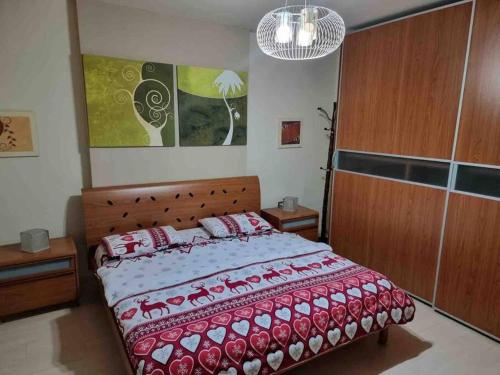 Wilson Square Apartment - image 5