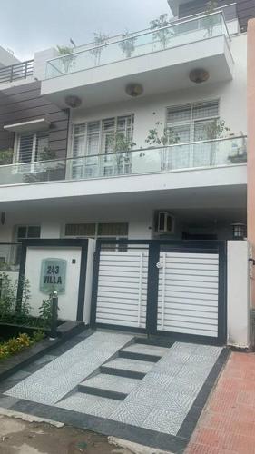 Independent villa