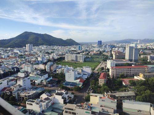 KHÁCH SẠN QUY NHƠN 3 phòng ngủ, chất lượng 4 sao, giáp biển view trên cao nhìn hết Quy Nhơn