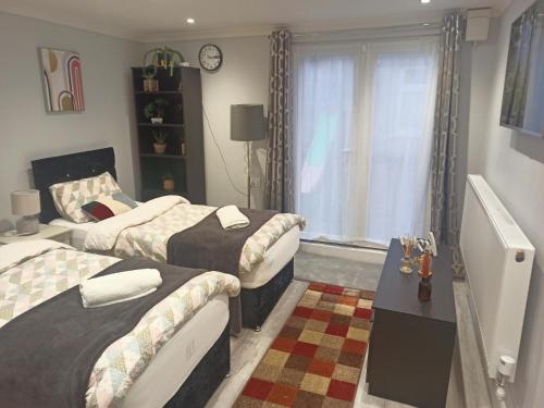 Modern Studio in Newport City Centre Free Parking & WiFi Sleeps 2 – khách sạn tại Victoria