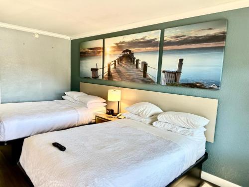 Double Room with Two Double Beds and Bath Tub - Mobility Accessible/Non-Smoking