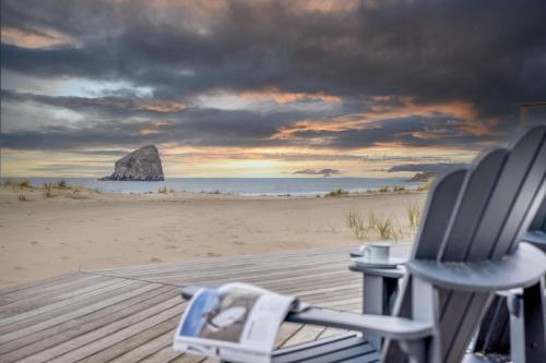 Pacific City Sand Dollar - Meredith Lodging image
