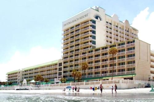 Sleeps 4: Family-Friendly Beach Condo and Resort in Daytona Beach, USA