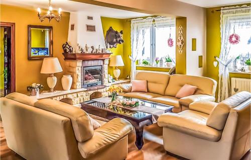 . Gorgeous Home In Raciaz With Wifi