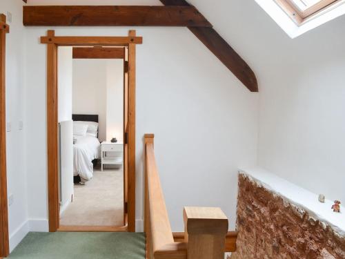 A szálláshely kívülről, Fair Maid in Kentisbeare