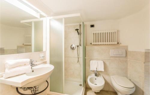 One-Bedroom Apartment image 10