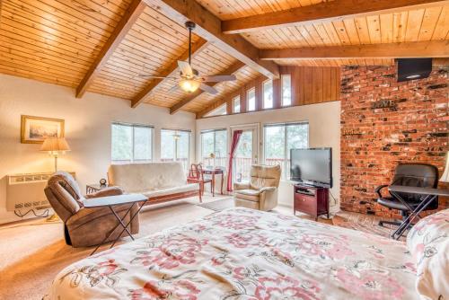 อะเบด ออฟ โรสเซส (A Bed of Roses) in โอกเฮิร์สต์ (CA)