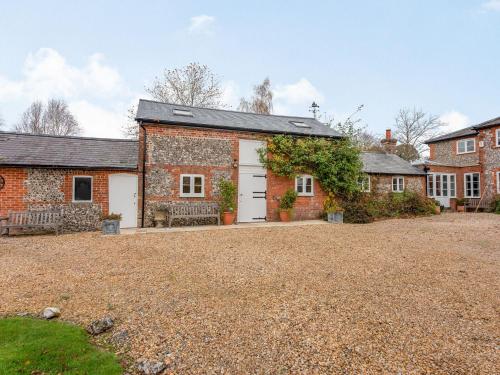 The Stables At Wells-in-the-field Farm