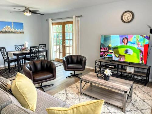 Riviera Beach Getaway with 5BDR near Airport and Casino in Millersville (MD)