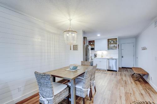 Oceanside 308-B in Isle of Palms, USA