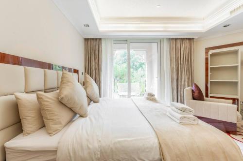 Fully-equppied studio with private beach and pool, Dubaj (fotografie 5)