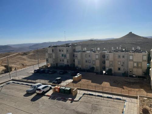 יסמינא- נוף למכתש רמון in Mitzpe Ramon