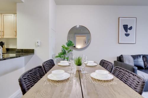 Condo with Gym and Pool in Pentagon City 8min to DCA, Arlington (photo 4)