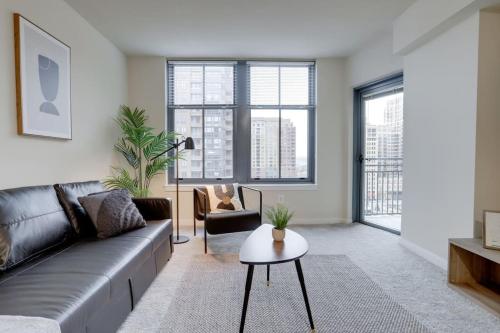 Condo with Gym and Pool in Pentagon City 8min to DCA, Arlington (photo 10)