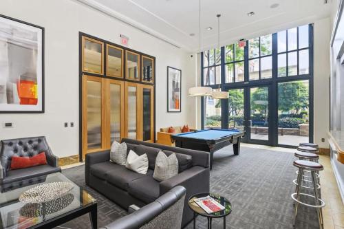 Condo with Gym and Pool in Pentagon City 8min to DCA, Arlington (photo 6)