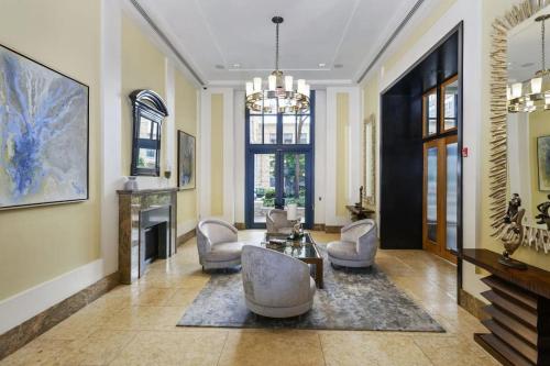 Condo with Gym and Pool in Pentagon City 8min to DCA, Arlington (photo 8)