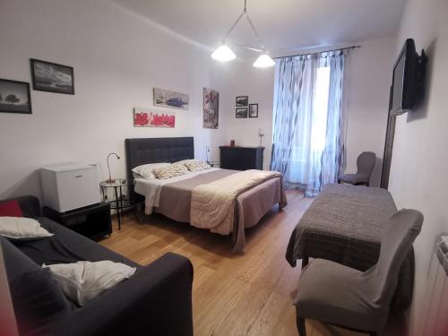 Home 103 - image 7