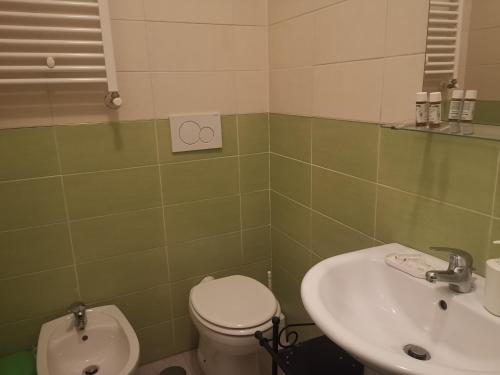 Home 103 – Rome