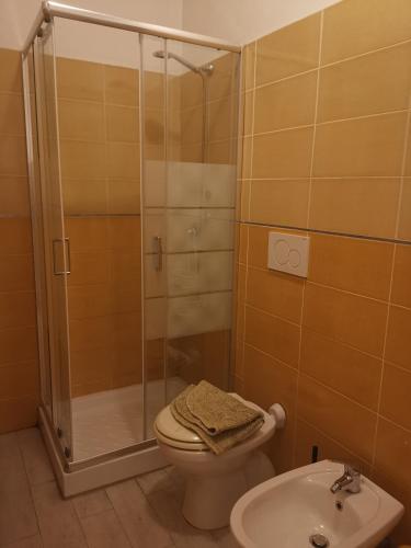 Home 103 - image 10