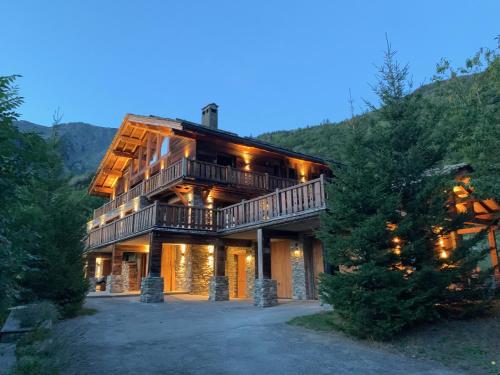 Chalet Ruitor, chalet 500 m2 luxueux de caractère