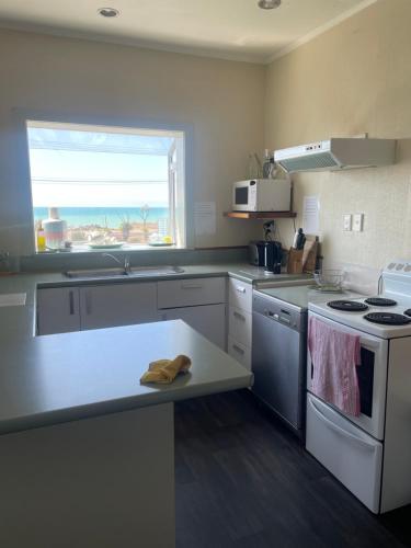 Coastal Accommodation in โออามารุ