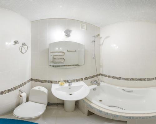 Kultury Street Apartment - main image
