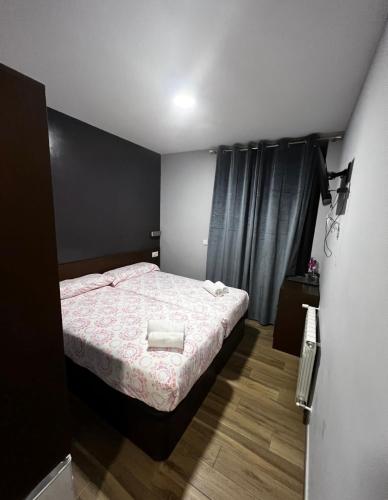 Hostal corazón de Madrid 3 - image 5