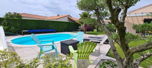 Studio Le Pavachon 2 à 3 couchages, piscine familiale chauffée, 3 min du Puy du Fou Les Epesses - Location saisonnière - Les Épesses