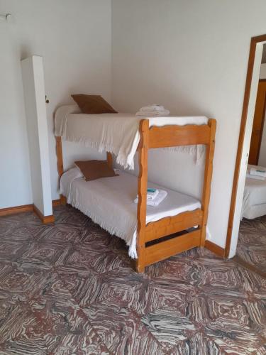 1 double bed, 2 twin beds, 1 bunk bed
