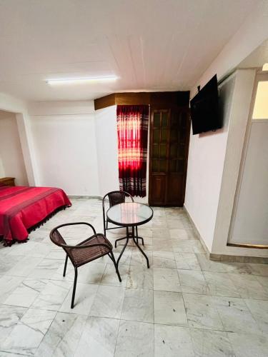 Deluxe Family Room image 3