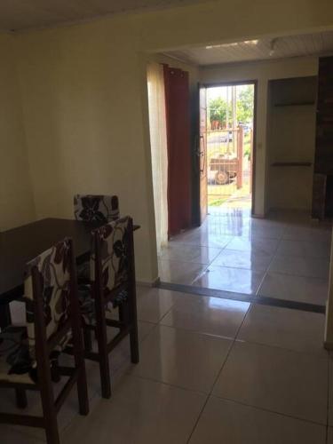 アルティガス N8 Casa 2 Dorm Zona Residencial Barrio Villa Lola Artigas 2つ星 シングルルーム プール