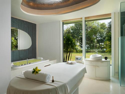Spa, The ShellSea Krabi Luxury Beach Front Resort & Pool Villa in Ao Num Mao Bay