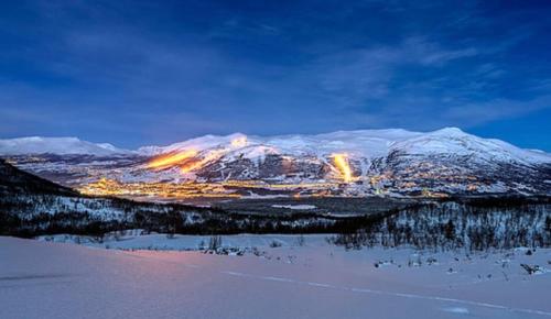 Koselig leilighet , med parkering og ski in &out.