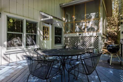 Facilities, Misty Mountain Hop - Cobbly Nob Cabin with HotTub, Fast Wi-Fi, Privacy, Pool in Pittman Center