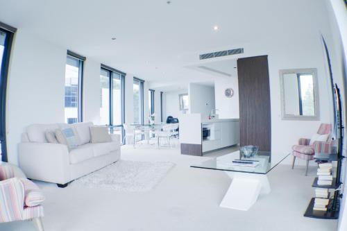 200sqm 2 bedroom, 2 private bathroom Apartament in Toorak (Luxury Spacious 2B with Indoor Pool, Sauna, Gym) in Melbourne